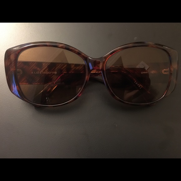 Liz Claiborne Accessories - Vintage Liz Claiborne Prescription Sunglasses